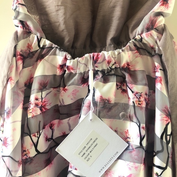 Elliatt Open Back A-Line Sparkler Dress - New with tag - Picture 7 of 10